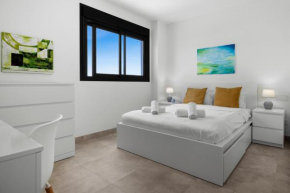 Infinity Pool stunning apartment in Estepona by Costarentals - Ref M44